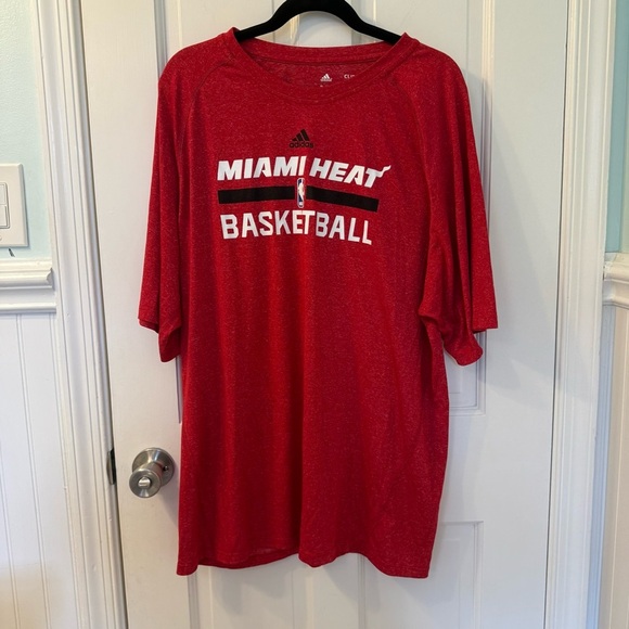 Adidas Miami Heat Red Basketball Tee Men’s 2XL - Picture 1 of 6